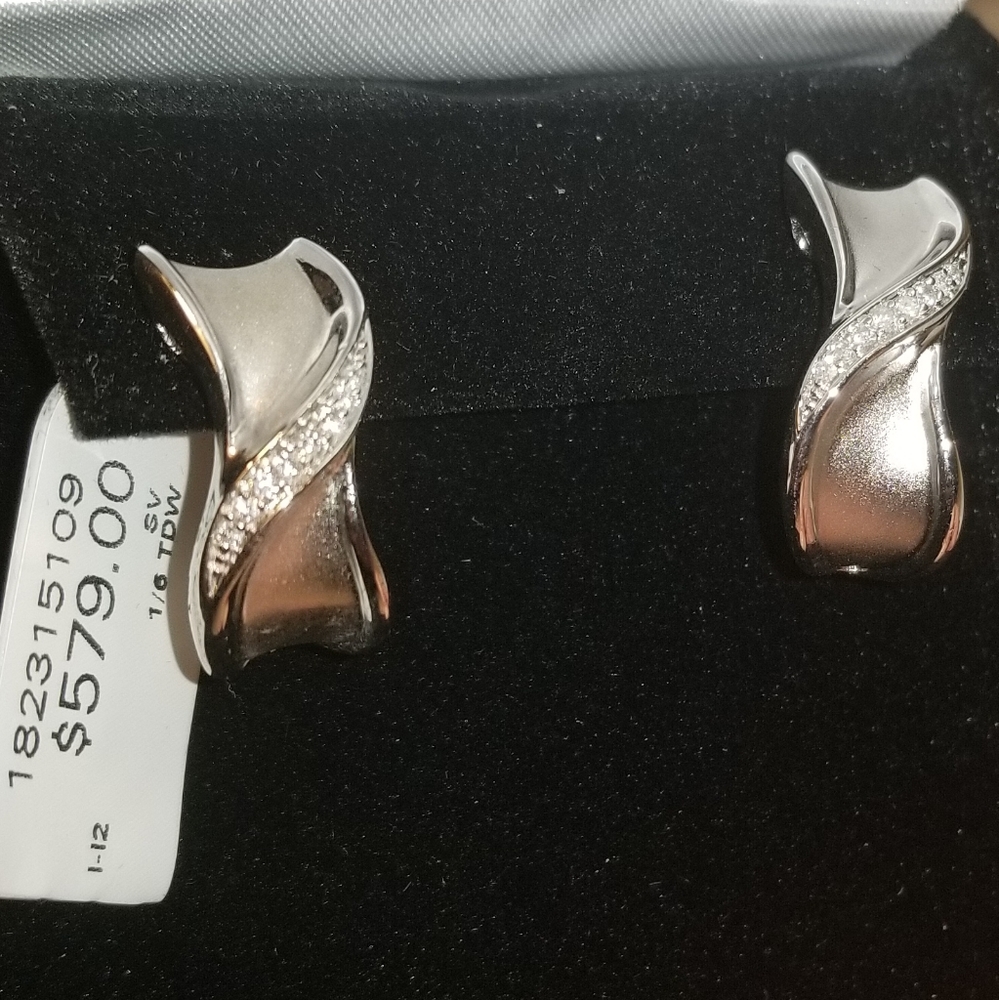 DIAMOND Earrings 1/6 ct tw Sterling Silver 'NEW"